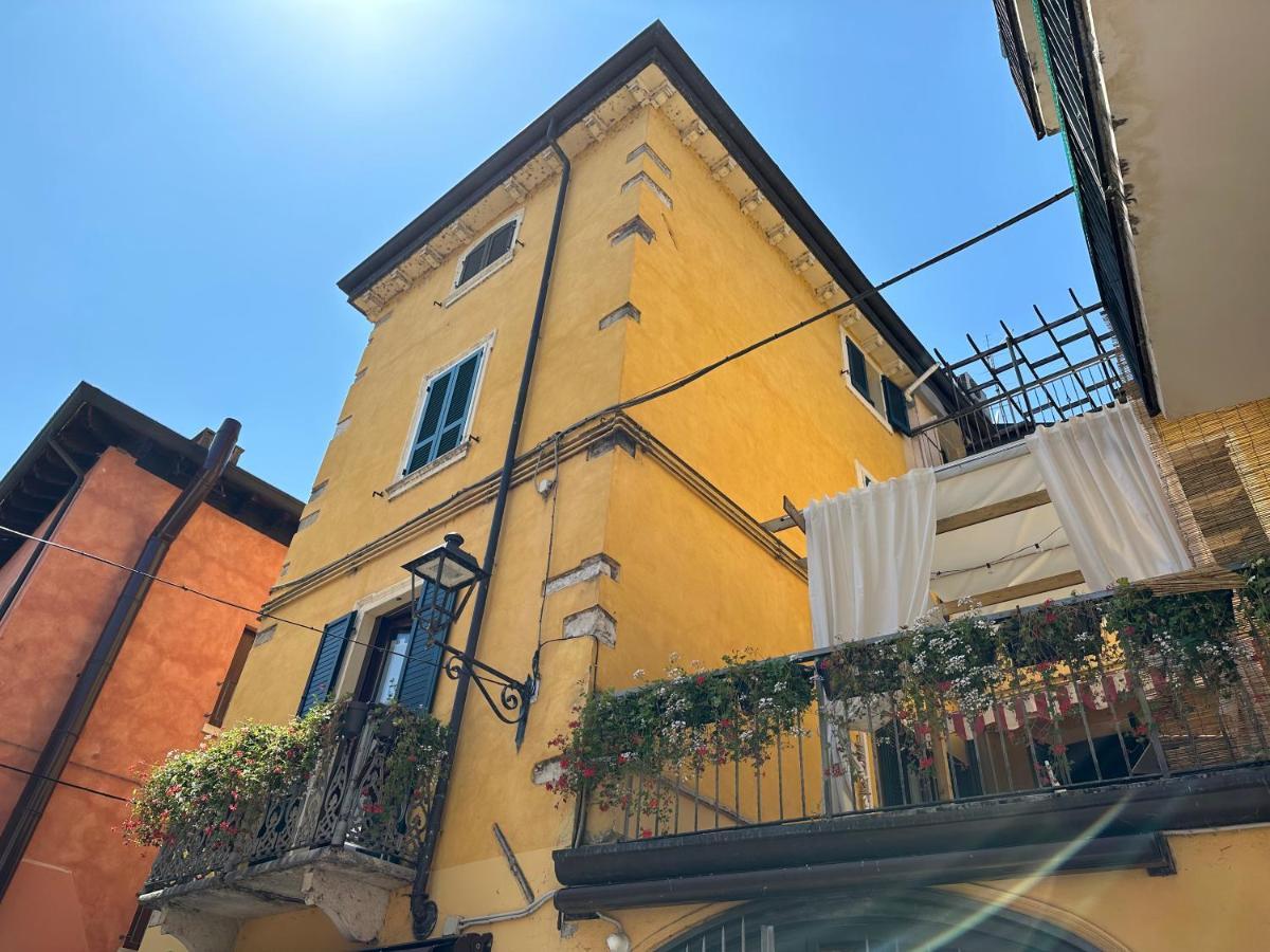 Napule...E Apartments Peschiera del Garda Exterior photo